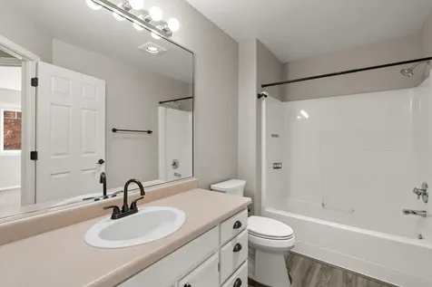 543 Hoover Park Drive Medford OR 97504