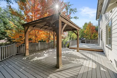 543 Hoover Park Drive Medford OR 97504