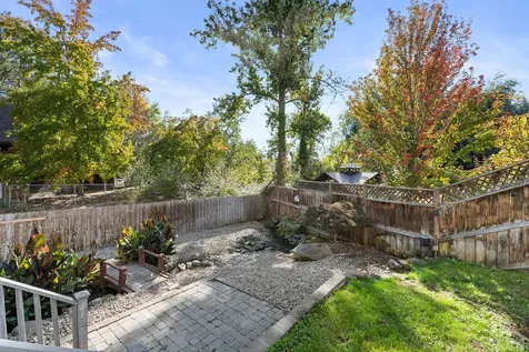 543 Hoover Park Drive Medford OR 97504