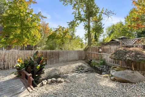 543 Hoover Park Drive Medford OR 97504