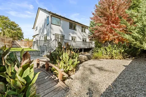 543 Hoover Park Drive Medford OR 97504