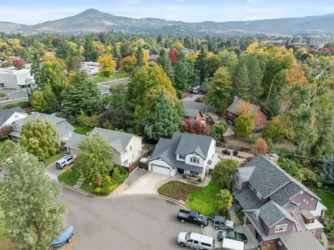 543 Hoover Park Drive Medford OR 97504