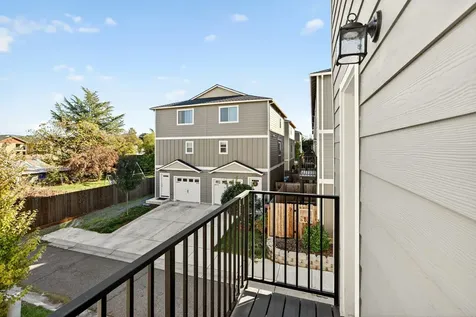 7798 Jacqueline Way White City OR 97503