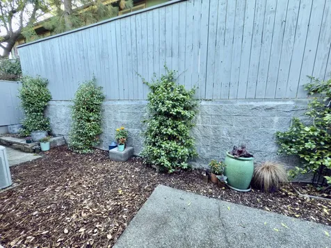 455 Holly Street Ashland OR 97520