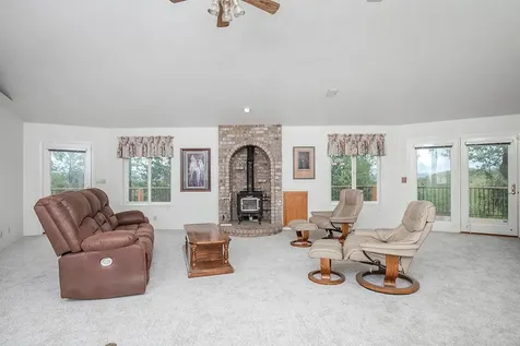 225 Lee Joy Drive Grants Pass OR 97526