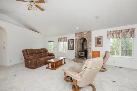 225 Lee Joy Drive Grants Pass OR 97526