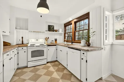 17 Glen Oak Court Medford OR 97504