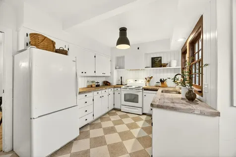 17 Glen Oak Court Medford OR 97504