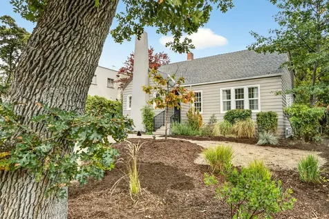 17 Glen Oak Court Medford OR 97504