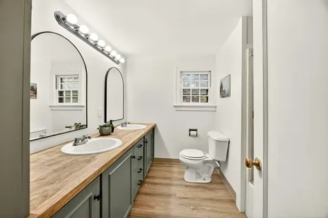 17 Glen Oak Court Medford OR 97504
