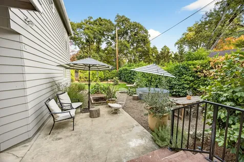 17 Glen Oak Court Medford OR 97504