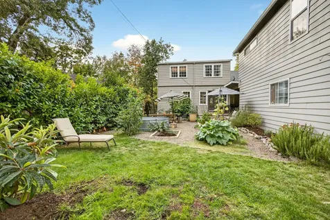 17 Glen Oak Court Medford OR 97504