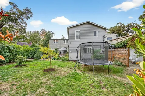 17 Glen Oak Court Medford OR 97504