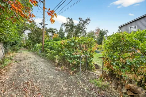 17 Glen Oak Court Medford OR 97504