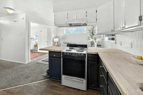 17 Glen Oak Court Medford OR 97504