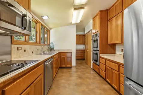 1215 Lakeshore Drive Klamath Falls OR 97601