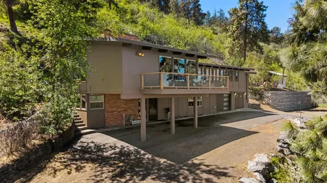 1215 Lakeshore Drive Klamath Falls OR 97601