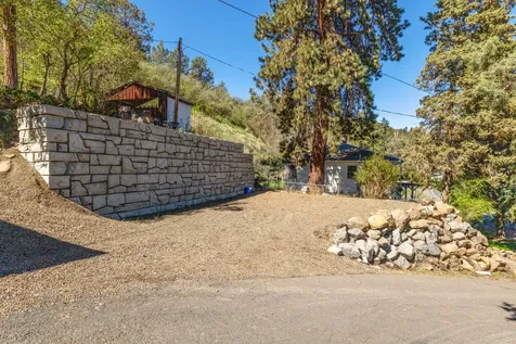 1215 Lakeshore Drive Klamath Falls OR 97601