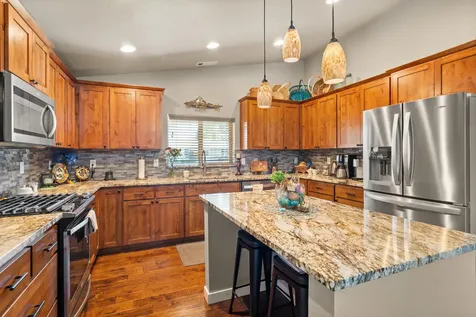 2271 Smokethorn Way Medford OR 97504