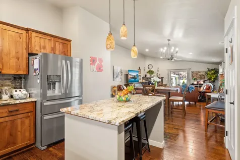 2271 Smokethorn Way Medford OR 97504