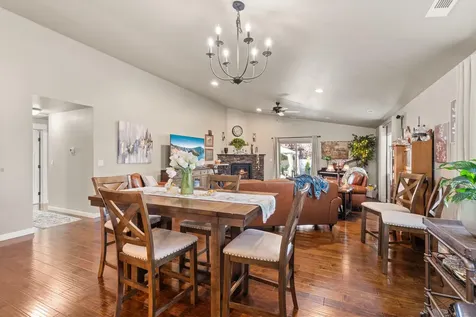 2271 Smokethorn Way Medford OR 97504