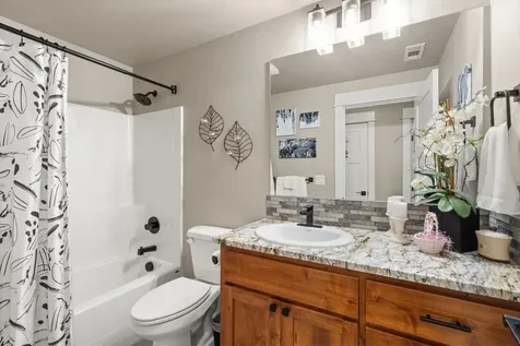 2271 Smokethorn Way Medford OR 97504