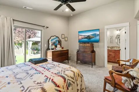 2271 Smokethorn Way Medford OR 97504
