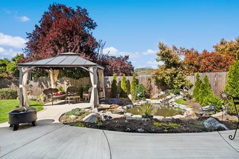 2271 Smokethorn Way Medford OR 97504