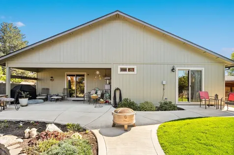 2271 Smokethorn Way Medford OR 97504