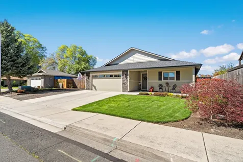 2271 Smokethorn Way Medford OR 97504