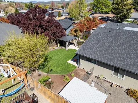 2271 Smokethorn Way Medford OR 97504