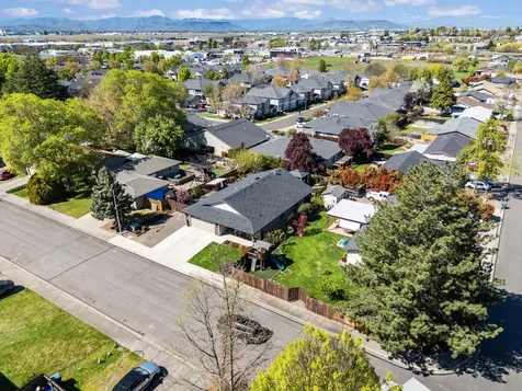 2271 Smokethorn Way Medford OR 97504