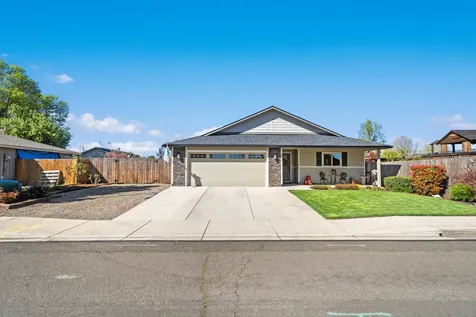 2271 Smokethorn Way Medford OR 97504