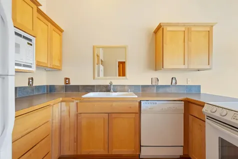 566 W Jefferson Avenue Sisters OR 97759