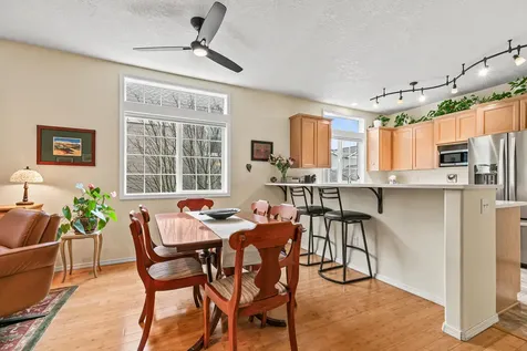 500 Starflower Lane Ashland OR 97520