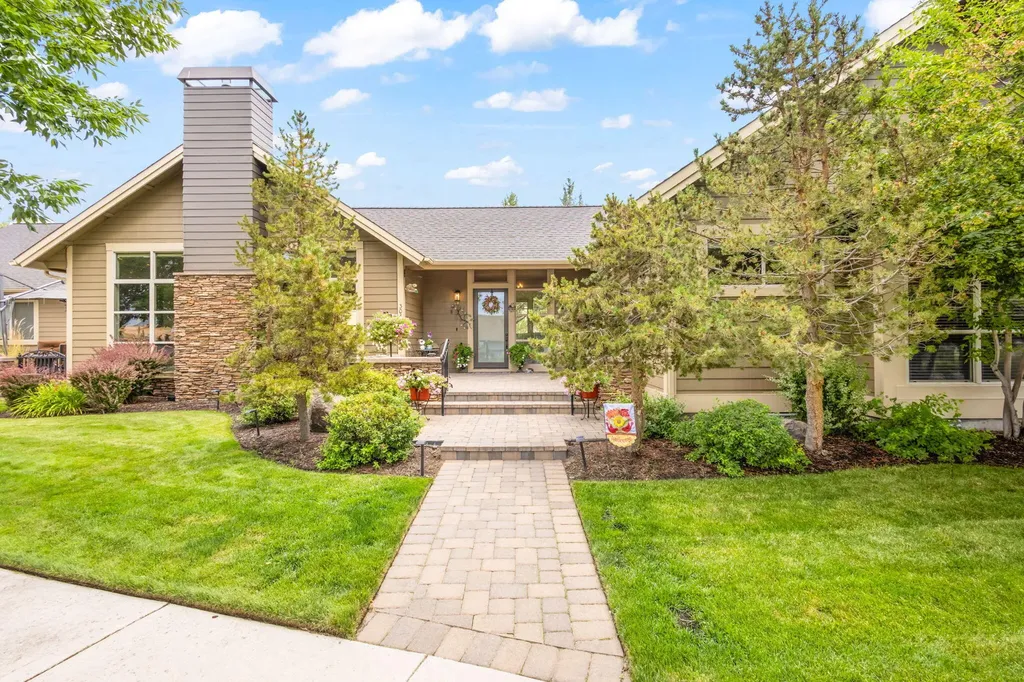 301 SE Larkspur Drive Madras OR 97741