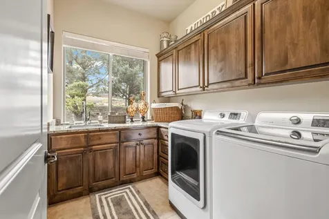 301 SE Larkspur Drive Madras OR 97741