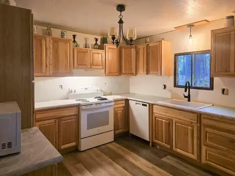 100 Linkhart Drive Selma OR 97538