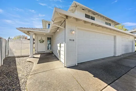 906 Brandi Way Central Point OR 97502