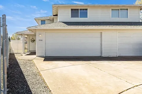 906 Brandi Way Central Point OR 97502