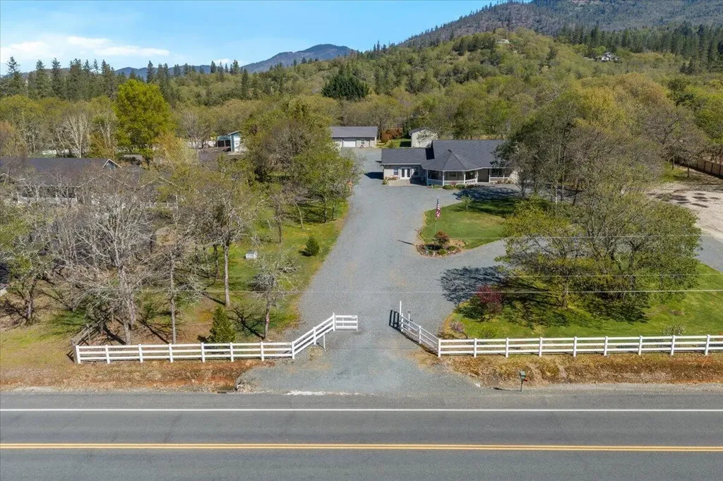 234 Lloyd Drive Grants Pass OR 97526