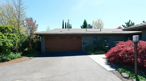 2424 Pembroke Circle Medford OR 97504