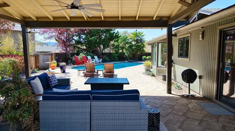 2424 Pembroke Circle Medford OR 97504