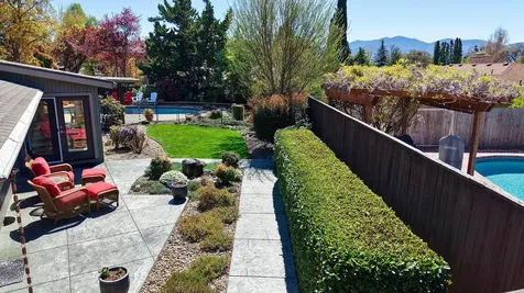 2424 Pembroke Circle Medford OR 97504
