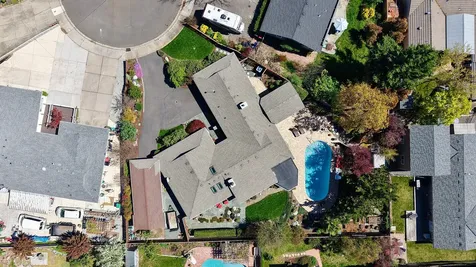 2424 Pembroke Circle Medford OR 97504