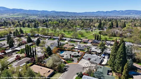 2424 Pembroke Circle Medford OR 97504