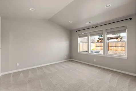 1615 Pearl Eye Lane Medford OR 97504
