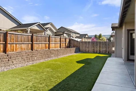 1615 Pearl Eye Lane Medford OR 97504