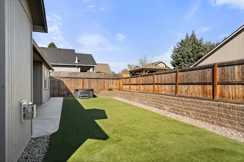1615 Pearl Eye Lane Medford OR 97504