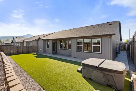 1615 Pearl Eye Lane Medford OR 97504